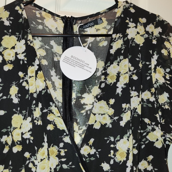 Nwt Floral wide sleeve skater dress - Picture 3 of 3
